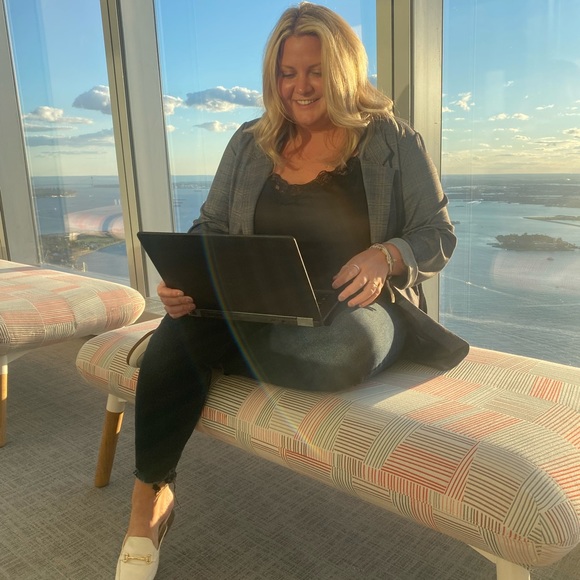 Meet your Posher, Faith - Picture 2 of 2